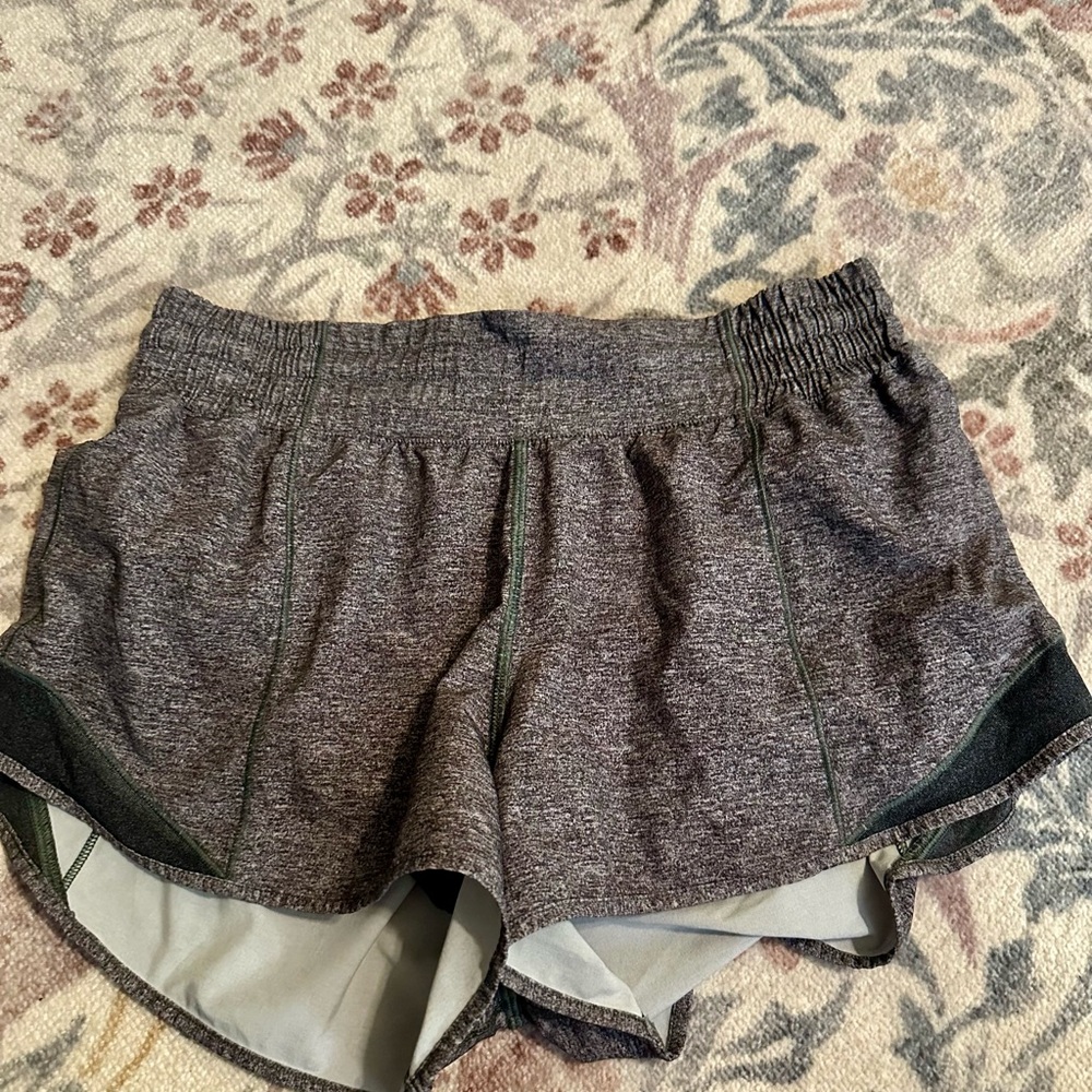 Women's Heather Gray Lululemon Hotty Hot High Rise 2.5” Shorts